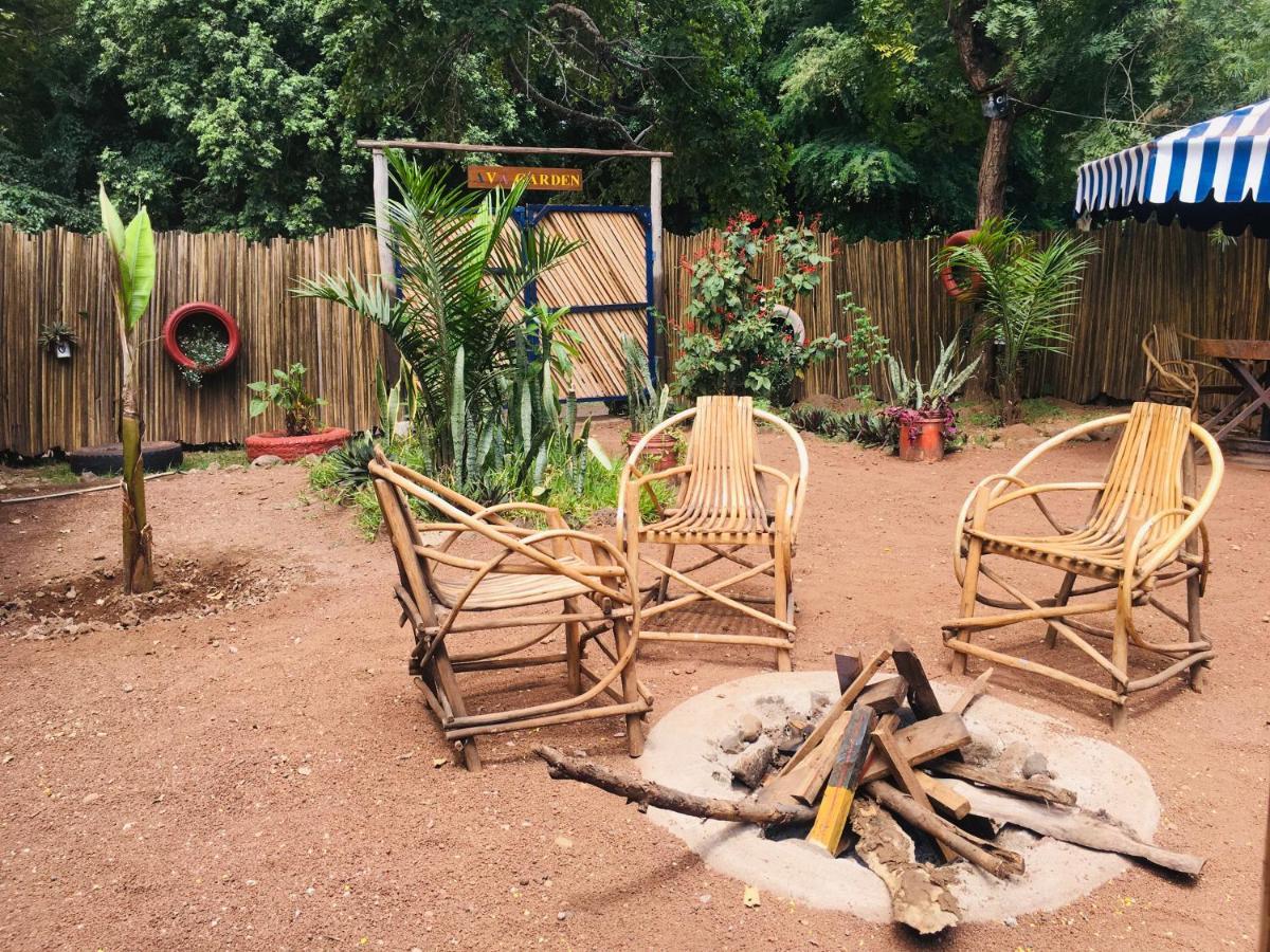 Apartamento Ava Garden Backpackers Mto wa Mbu Exterior foto