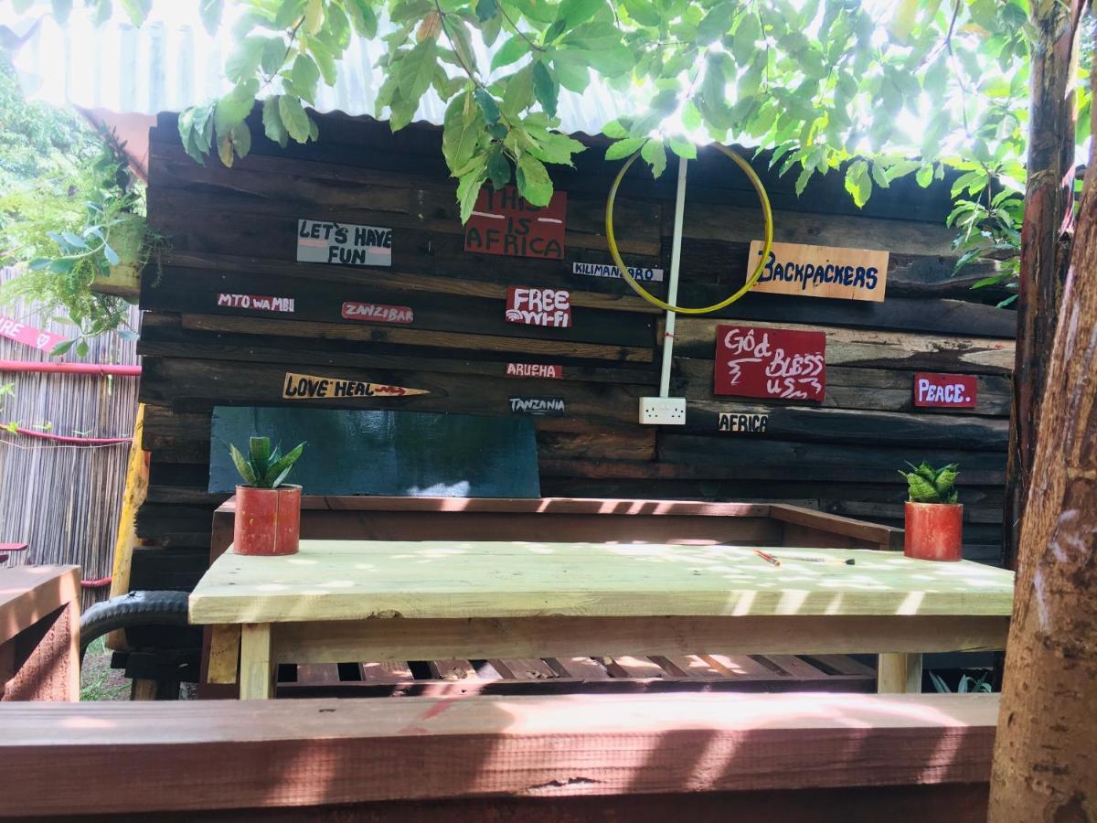 Apartamento Ava Garden Backpackers Mto wa Mbu Exterior foto